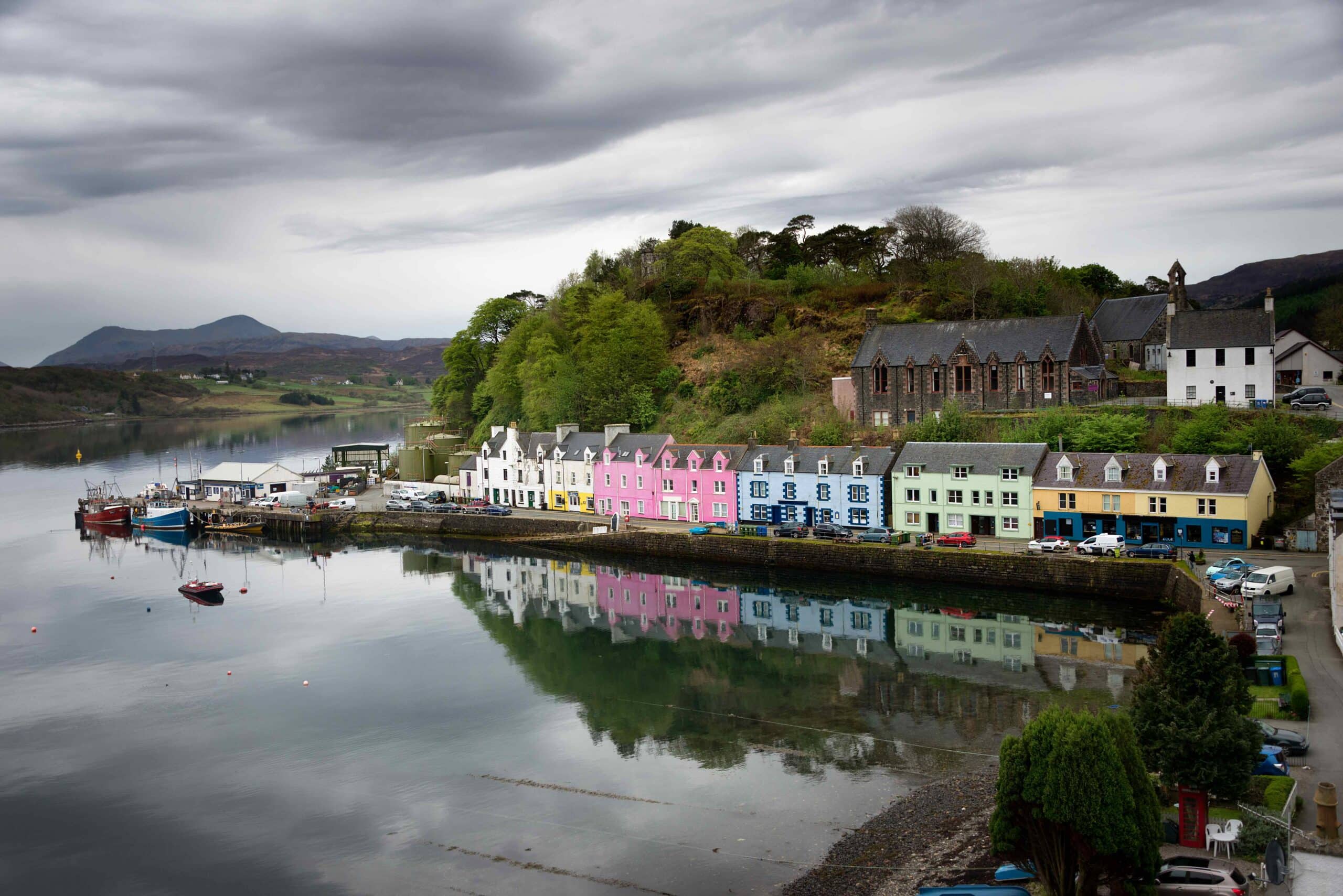 houses-of-portree-skye-2024-09-06-01-53-51-utc